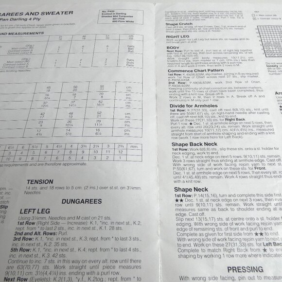 Vintage Pattern Baby Dungarees & Sweater UK Dbl Knitting 4 ply yarn - Picture 3 of 4